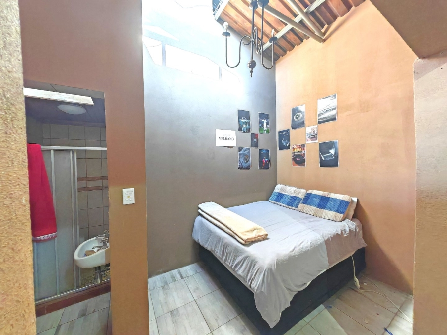 5 Bedroom Property for Sale in Fichardt Park Free State